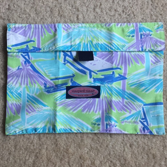 Vineyard Vines wet suit pouches. - Picture 2 of 3